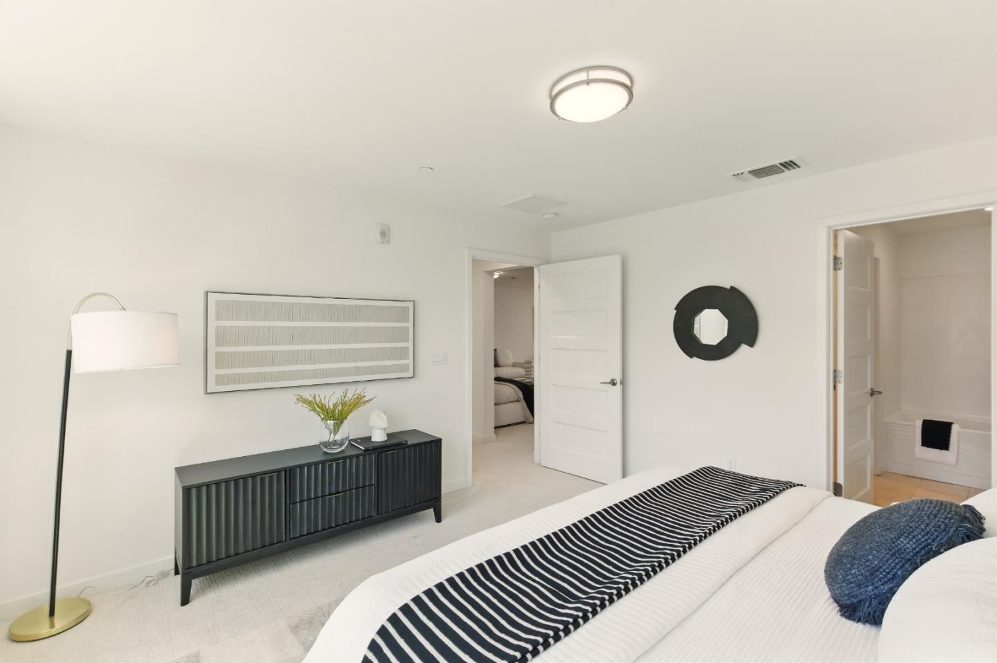 Detail Gallery Image 12 of 27 For 1882 Midnight Cir, San Jose,  CA 95133 - 2 Beds | 2 Baths