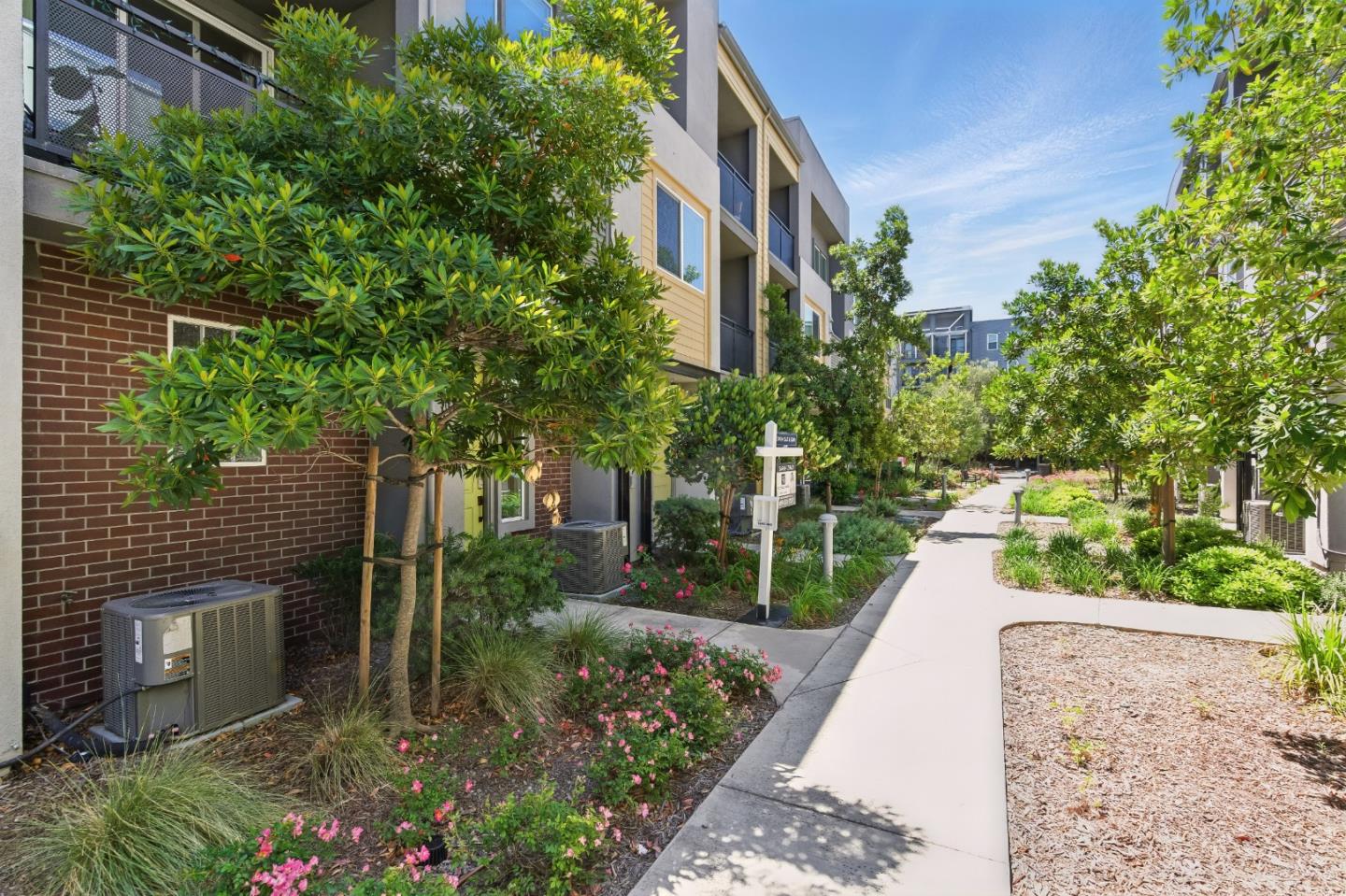Detail Gallery Image 23 of 27 For 1882 Midnight Cir, San Jose,  CA 95133 - 2 Beds | 2 Baths