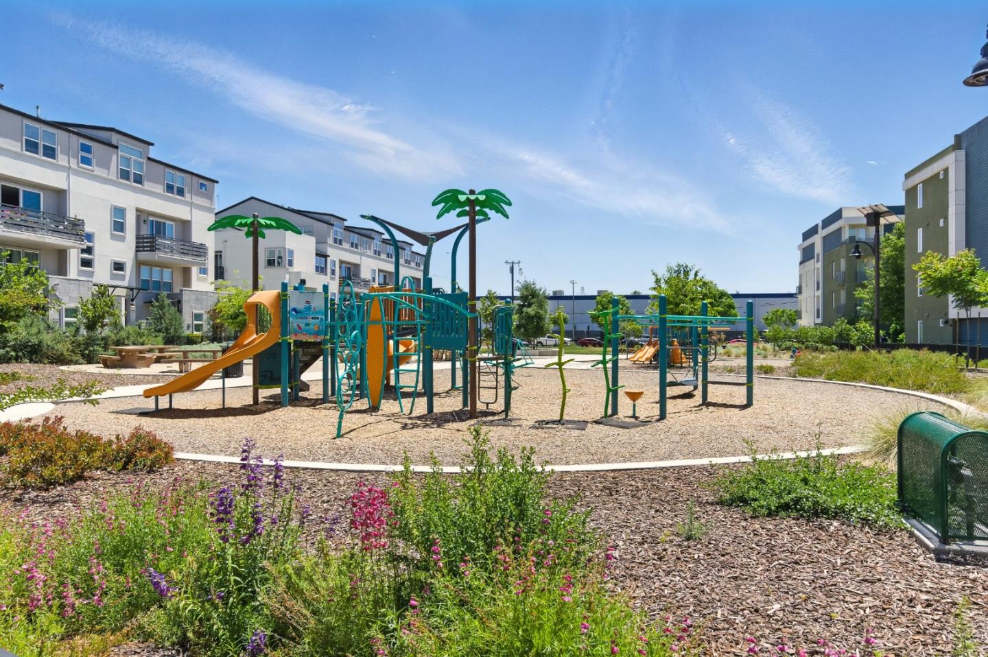 Detail Gallery Image 24 of 27 For 1882 Midnight Cir, San Jose,  CA 95133 - 2 Beds | 2 Baths