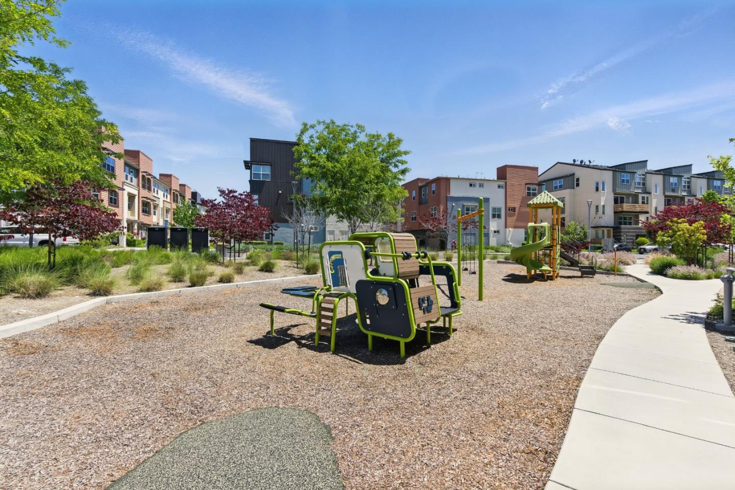 Detail Gallery Image 26 of 27 For 1882 Midnight Cir, San Jose,  CA 95133 - 2 Beds | 2 Baths