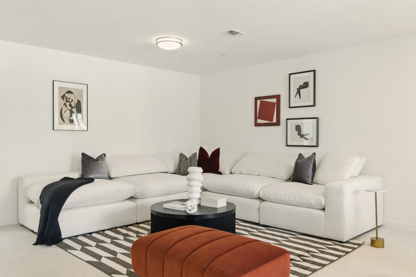 Detail Gallery Image 3 of 27 For 1882 Midnight Cir, San Jose,  CA 95133 - 2 Beds | 2 Baths