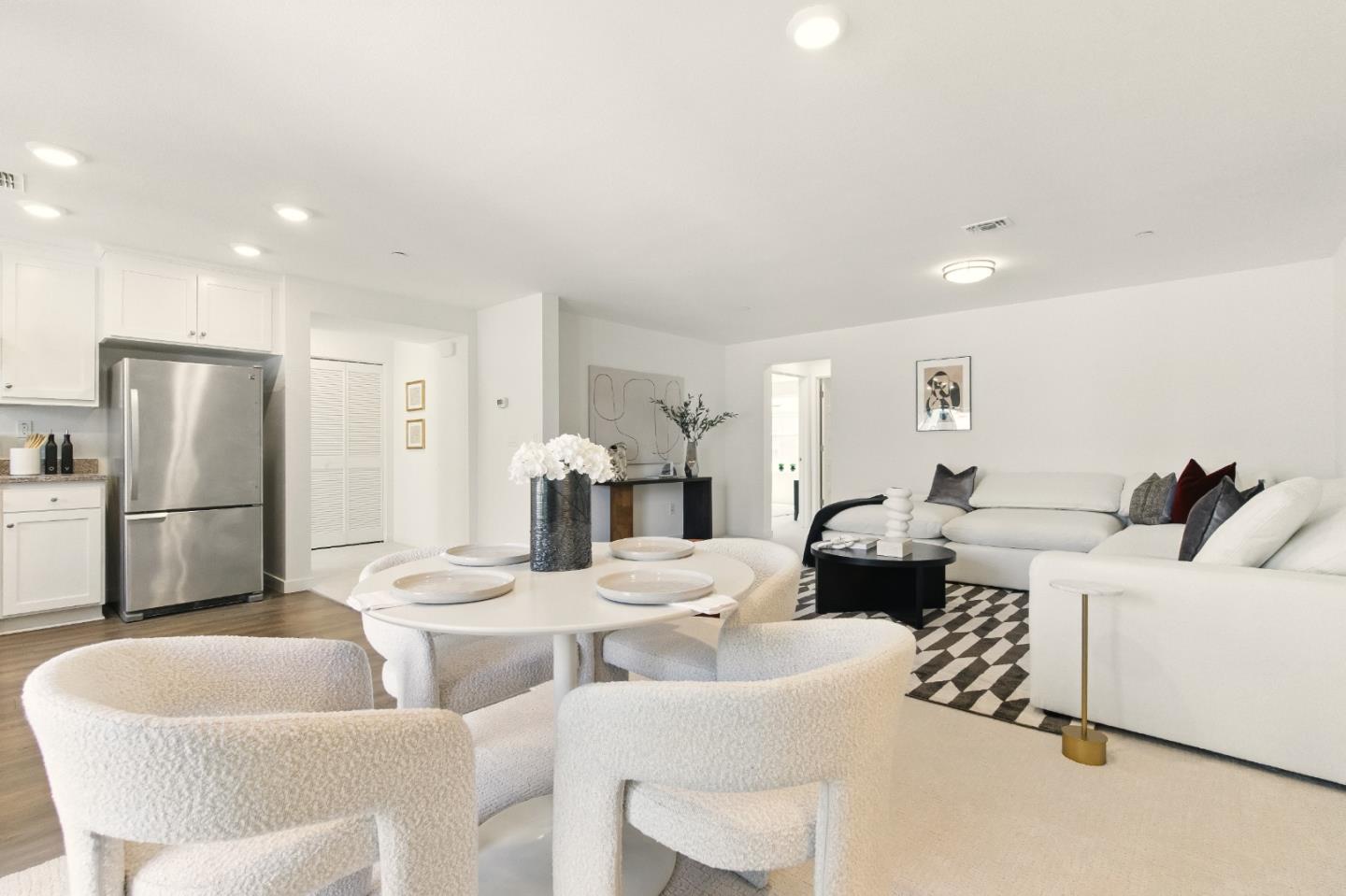 Detail Gallery Image 8 of 27 For 1882 Midnight Cir, San Jose,  CA 95133 - 2 Beds | 2 Baths