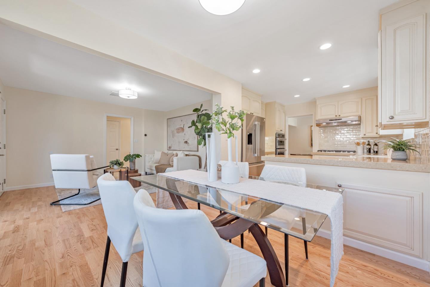 Detail Gallery Image 10 of 27 For 1245 Collins Ln, San Jose,  CA 95129 - 4 Beds | 2/1 Baths