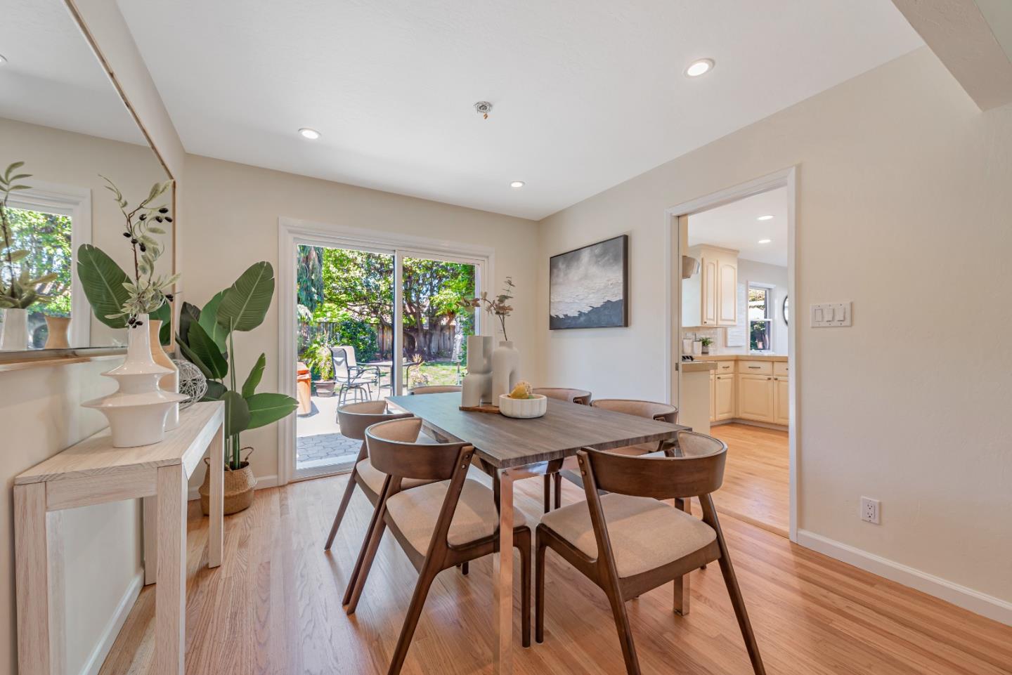Detail Gallery Image 4 of 27 For 1245 Collins Ln, San Jose,  CA 95129 - 4 Beds | 2/1 Baths