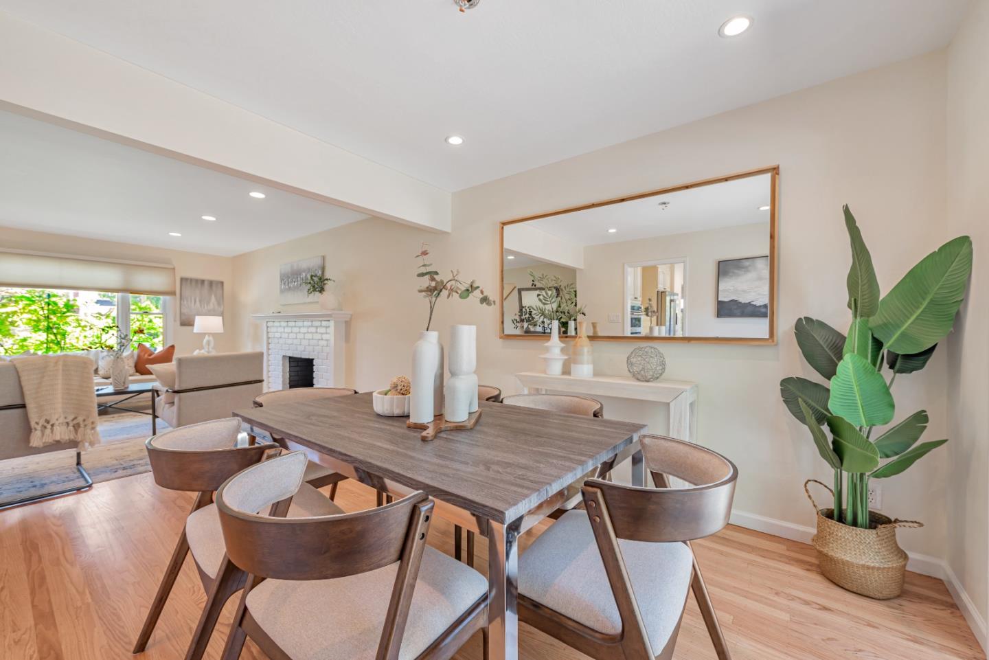 Detail Gallery Image 5 of 27 For 1245 Collins Ln, San Jose,  CA 95129 - 4 Beds | 2/1 Baths