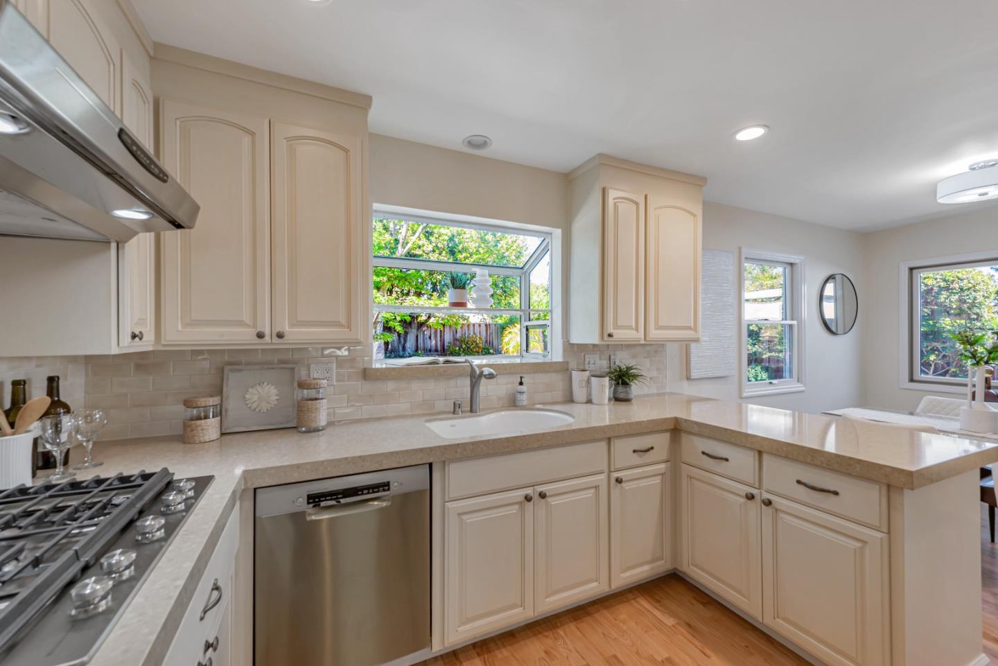 Detail Gallery Image 6 of 27 For 1245 Collins Ln, San Jose,  CA 95129 - 4 Beds | 2/1 Baths
