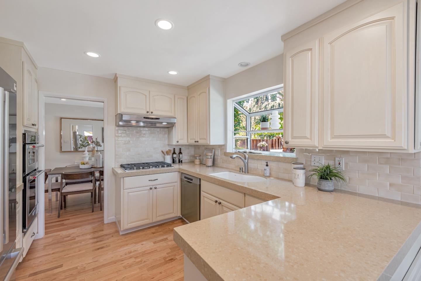 Detail Gallery Image 7 of 27 For 1245 Collins Ln, San Jose,  CA 95129 - 4 Beds | 2/1 Baths