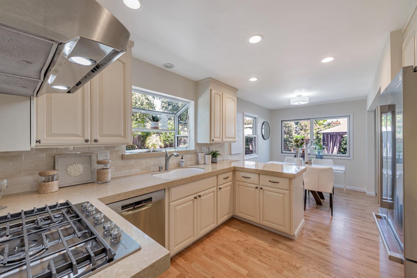Detail Gallery Image 8 of 27 For 1245 Collins Ln, San Jose,  CA 95129 - 4 Beds | 2/1 Baths