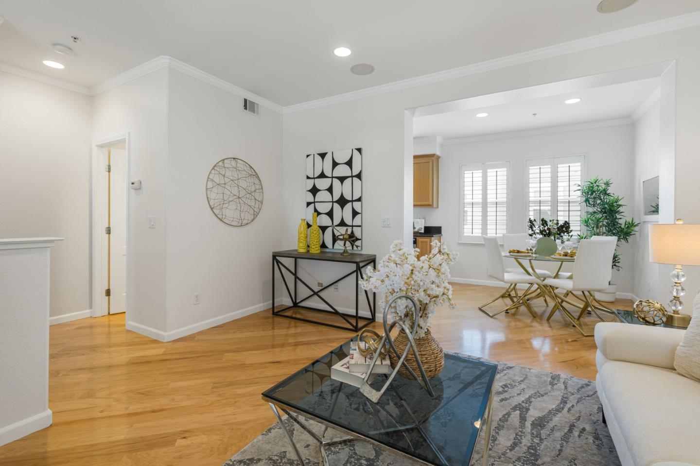Detail Gallery Image 14 of 42 For 2342 Winepol Loop, San Jose,  CA 95125 - 2 Beds | 2/1 Baths