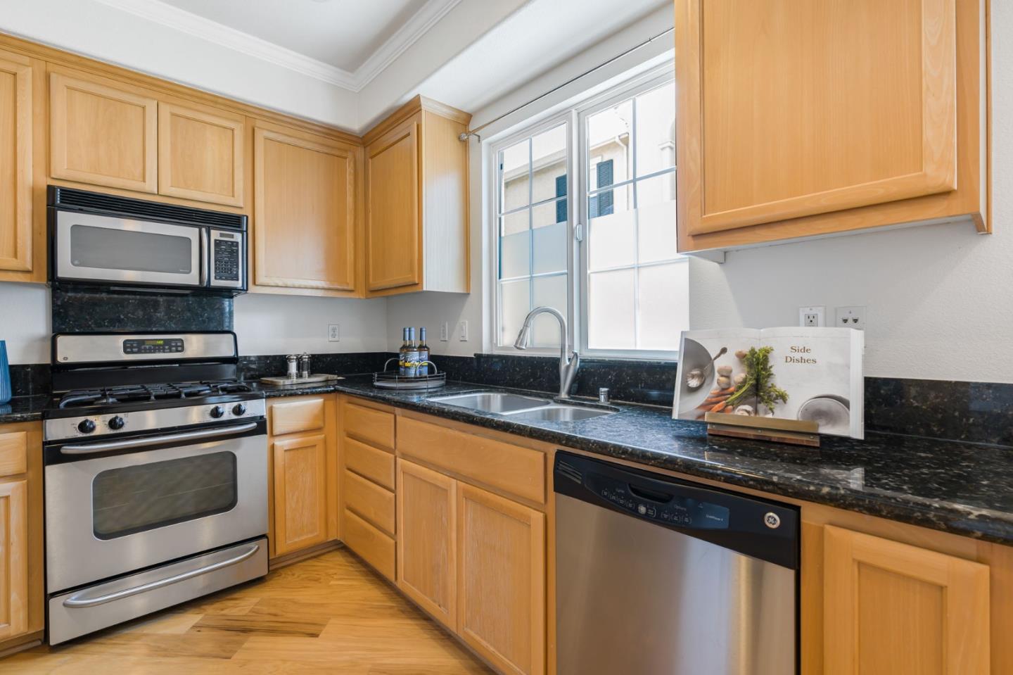 Detail Gallery Image 19 of 42 For 2342 Winepol Loop, San Jose,  CA 95125 - 2 Beds | 2/1 Baths