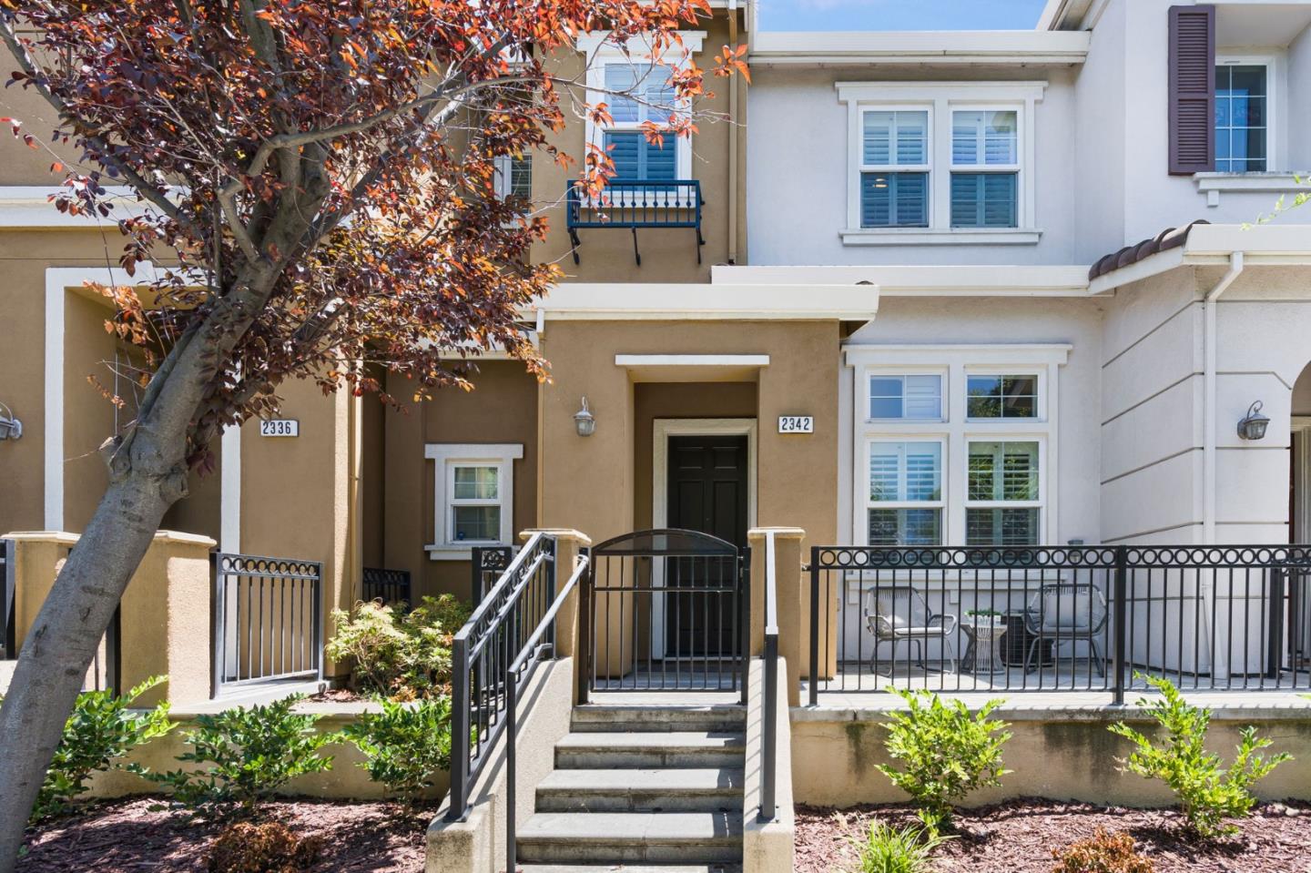 Detail Gallery Image 2 of 42 For 2342 Winepol Loop, San Jose,  CA 95125 - 2 Beds | 2/1 Baths