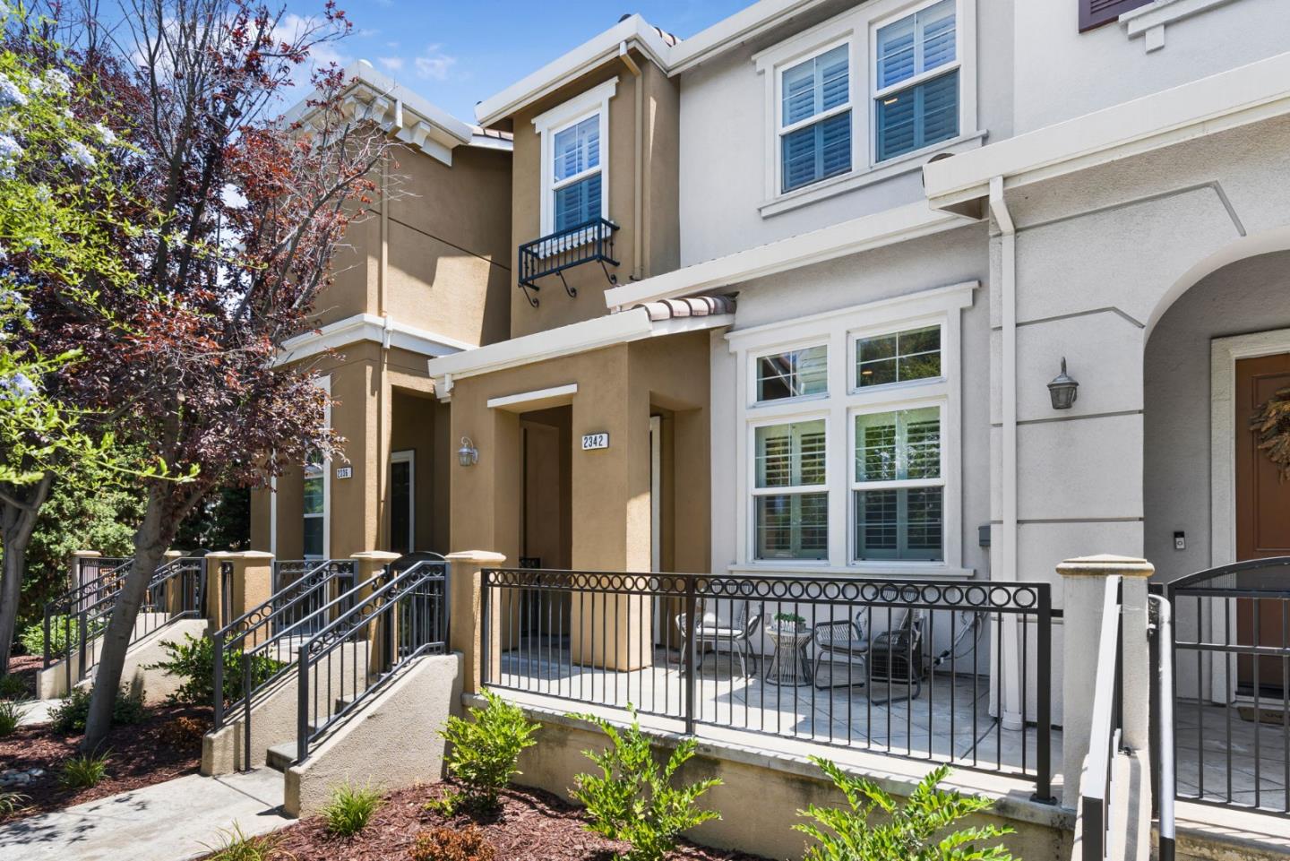 Detail Gallery Image 3 of 42 For 2342 Winepol Loop, San Jose,  CA 95125 - 2 Beds | 2/1 Baths