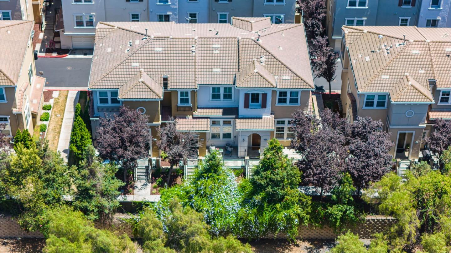 Detail Gallery Image 32 of 42 For 2342 Winepol Loop, San Jose,  CA 95125 - 2 Beds | 2/1 Baths