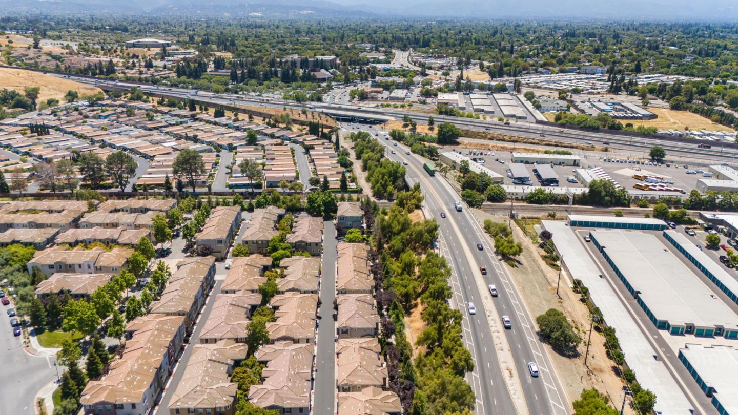 Detail Gallery Image 39 of 42 For 2342 Winepol Loop, San Jose,  CA 95125 - 2 Beds | 2/1 Baths