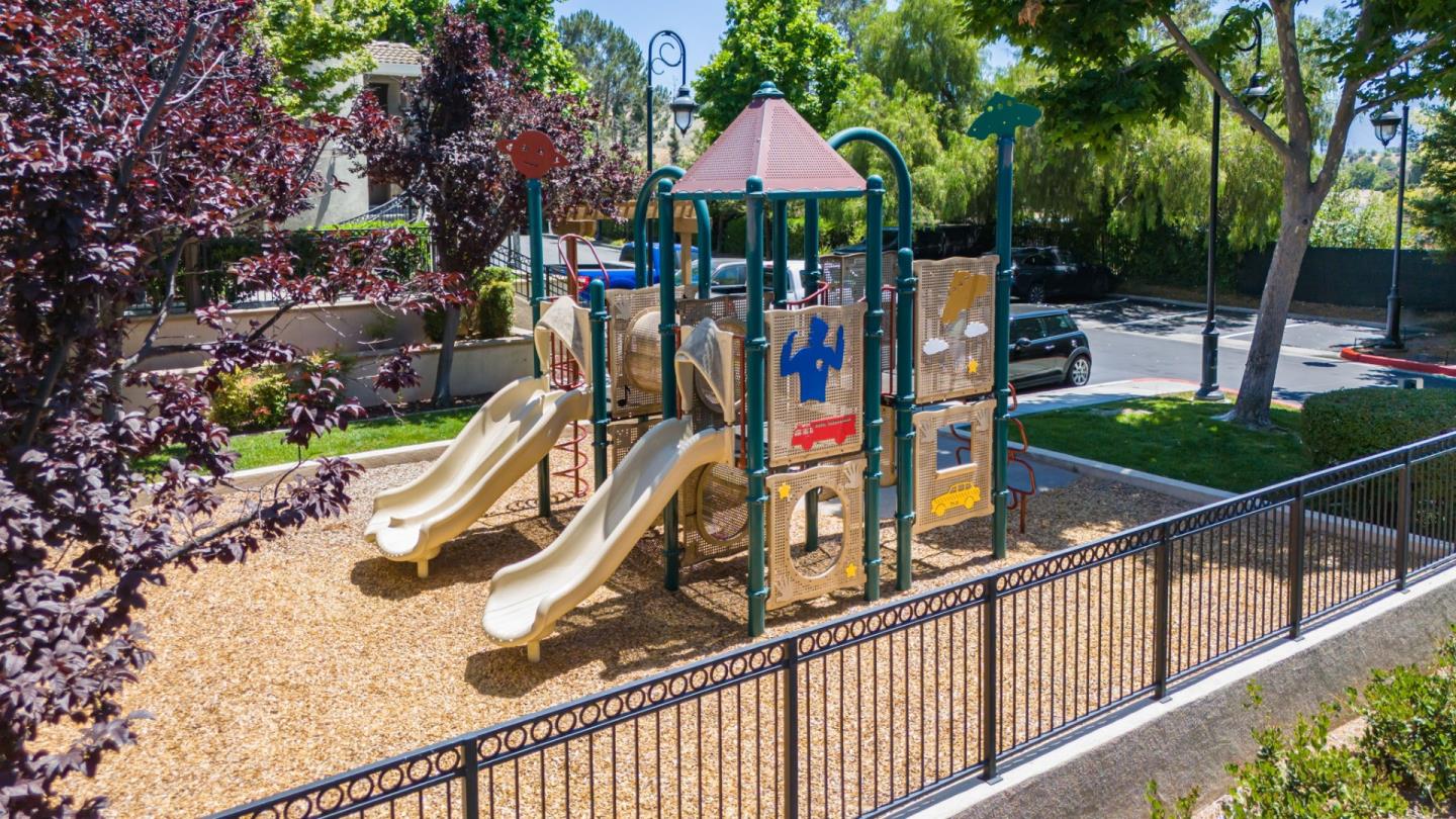 Detail Gallery Image 42 of 42 For 2342 Winepol Loop, San Jose,  CA 95125 - 2 Beds | 2/1 Baths