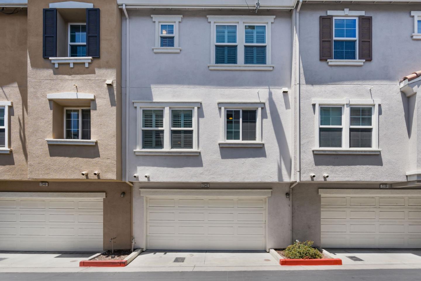 Detail Gallery Image 5 of 42 For 2342 Winepol Loop, San Jose,  CA 95125 - 2 Beds | 2/1 Baths