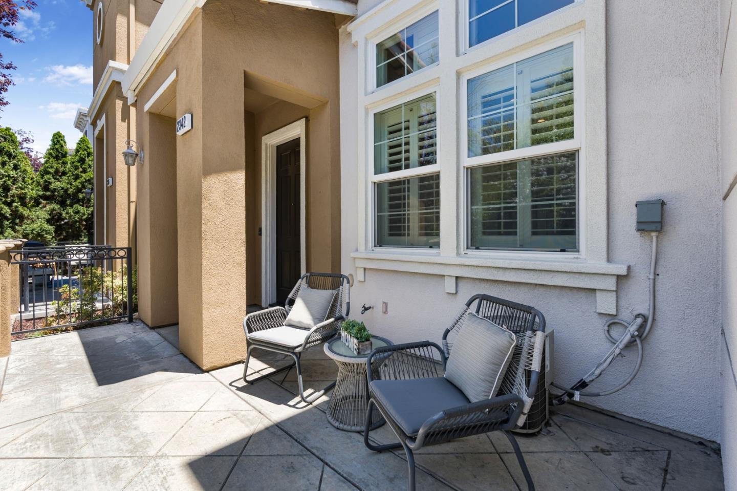 Detail Gallery Image 6 of 42 For 2342 Winepol Loop, San Jose,  CA 95125 - 2 Beds | 2/1 Baths