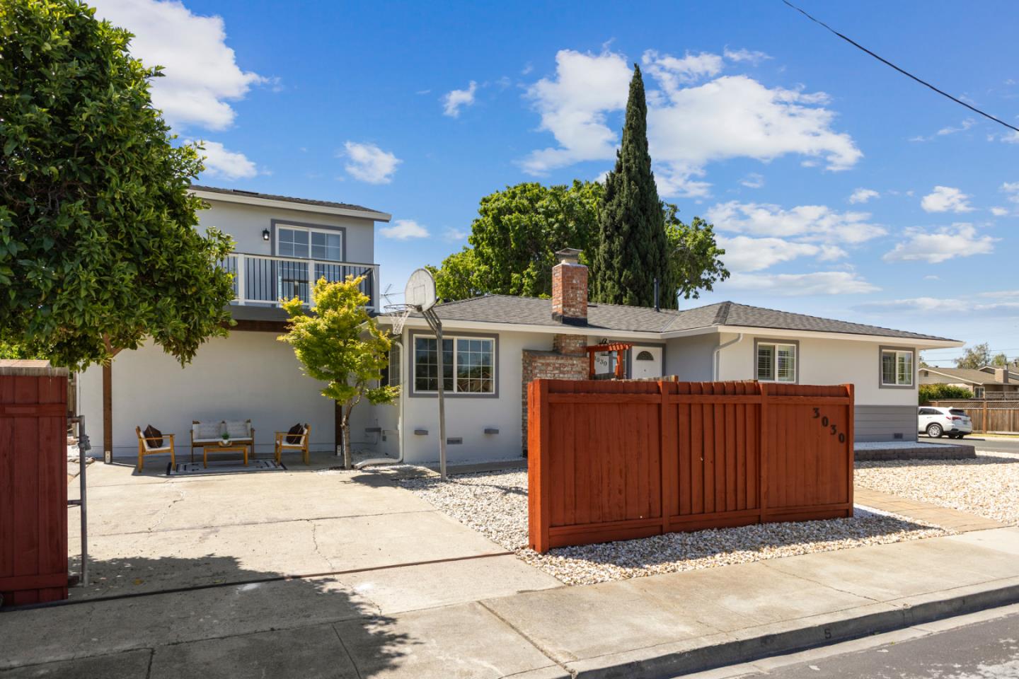 Detail Gallery Image 3 of 33 For 3030 Santa Maria Ave, Santa Clara,  CA 95051 - 4 Beds | 3 Baths