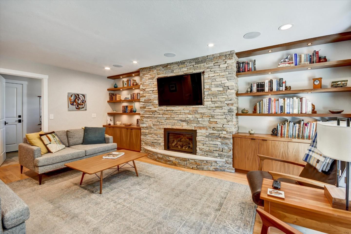 Detail Gallery Image 19 of 48 For 6908 Bret Harte Dr, San Jose,  CA 95120 - 5 Beds | 2/1 Baths