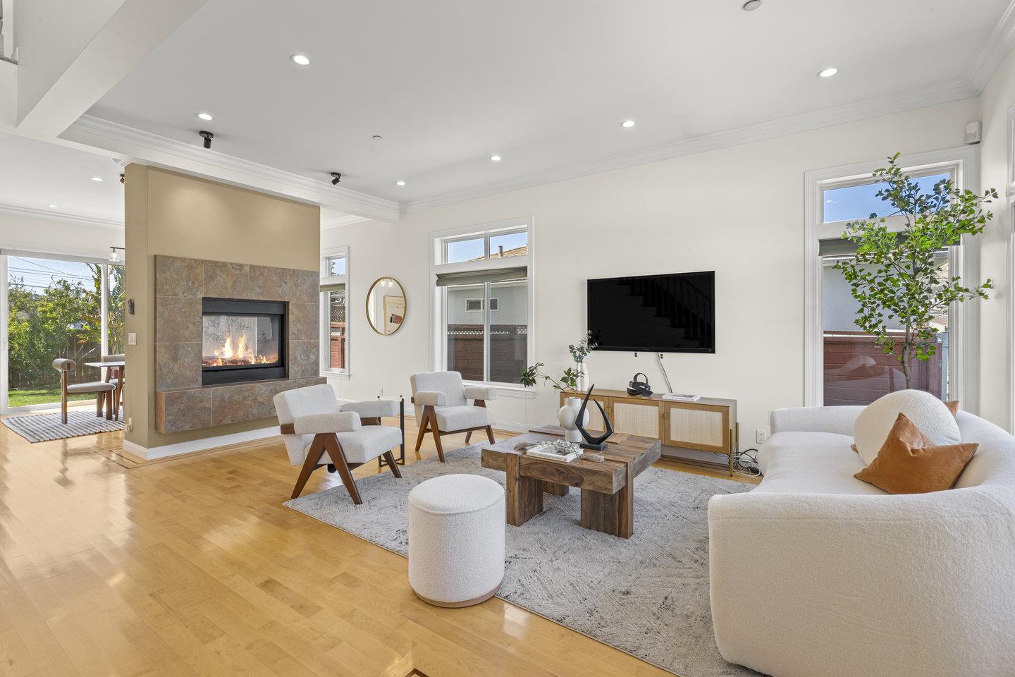 Detail Gallery Image 2 of 27 For 114 Fir Ave, South San Francisco,  CA 94080 - 3 Beds | 3 Baths