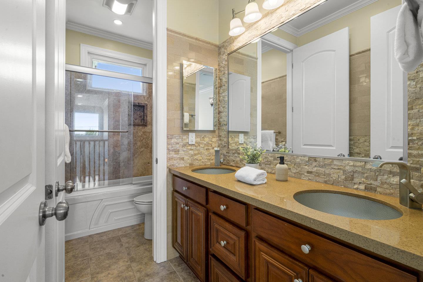 Detail Gallery Image 22 of 27 For 114 Fir Ave, South San Francisco,  CA 94080 - 3 Beds | 3 Baths