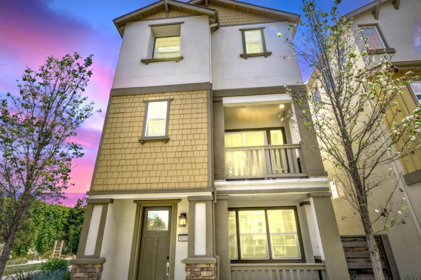 Detail Gallery Image 2 of 30 For 38118 Luma Ter, Newark,  CA 94560 - 4 Beds | 3/1 Baths