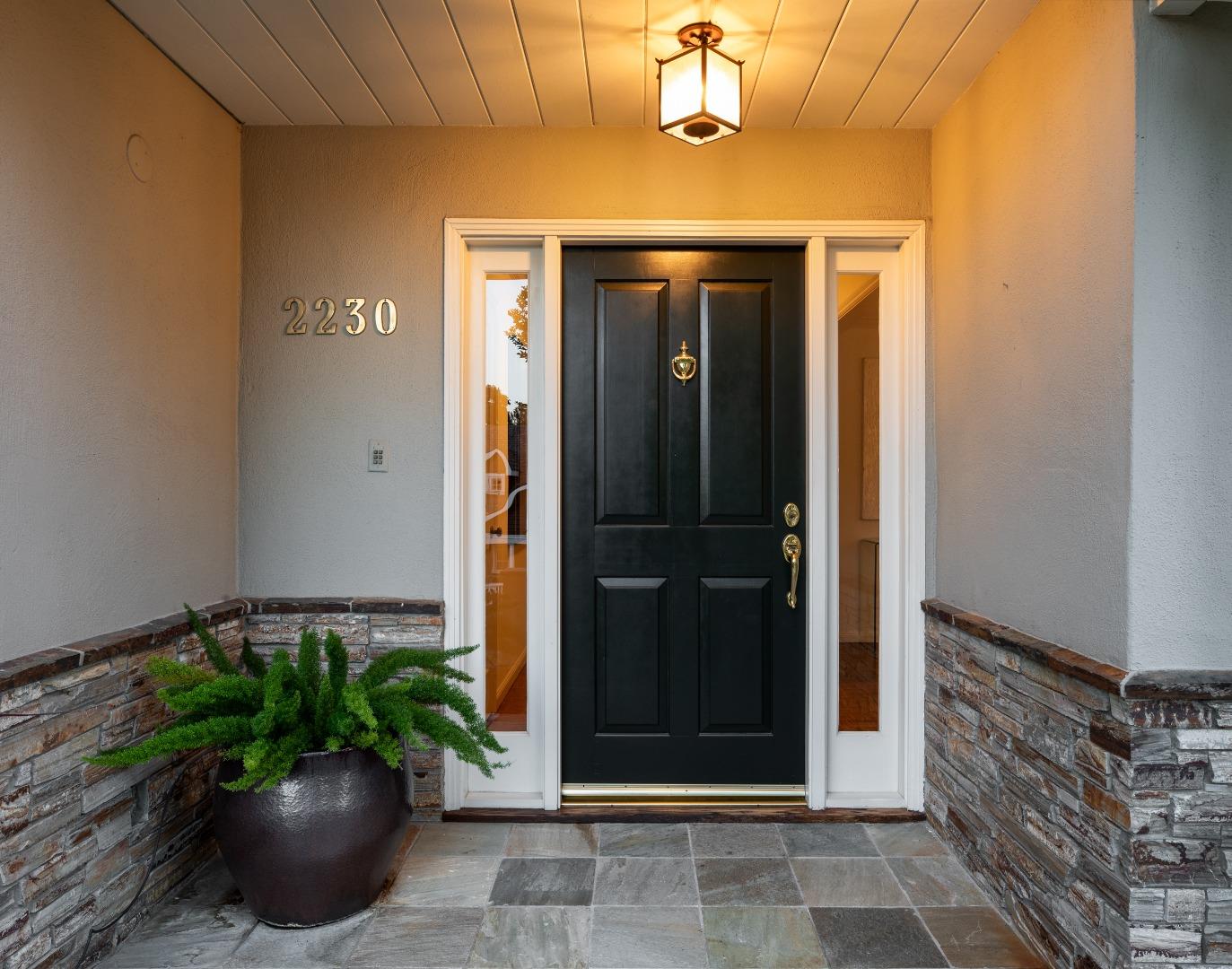 Detail Gallery Image 4 of 8 For 2230 Tioga Dr, Menlo Park,  CA 94025 - 4 Beds | 3 Baths