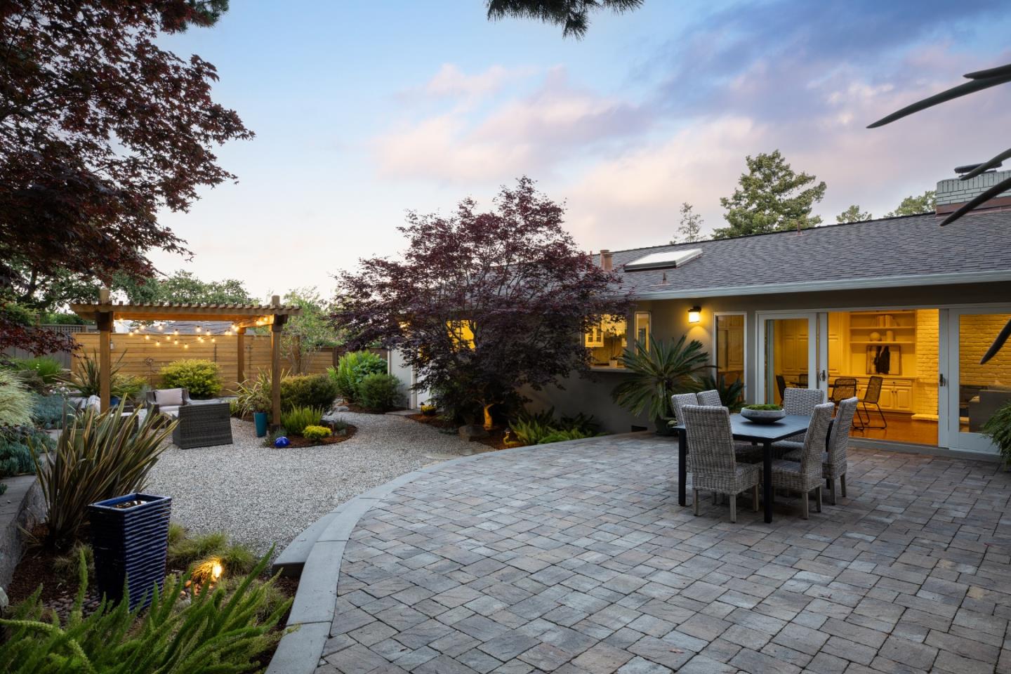 Detail Gallery Image 6 of 8 For 2230 Tioga Dr, Menlo Park,  CA 94025 - 4 Beds | 3 Baths