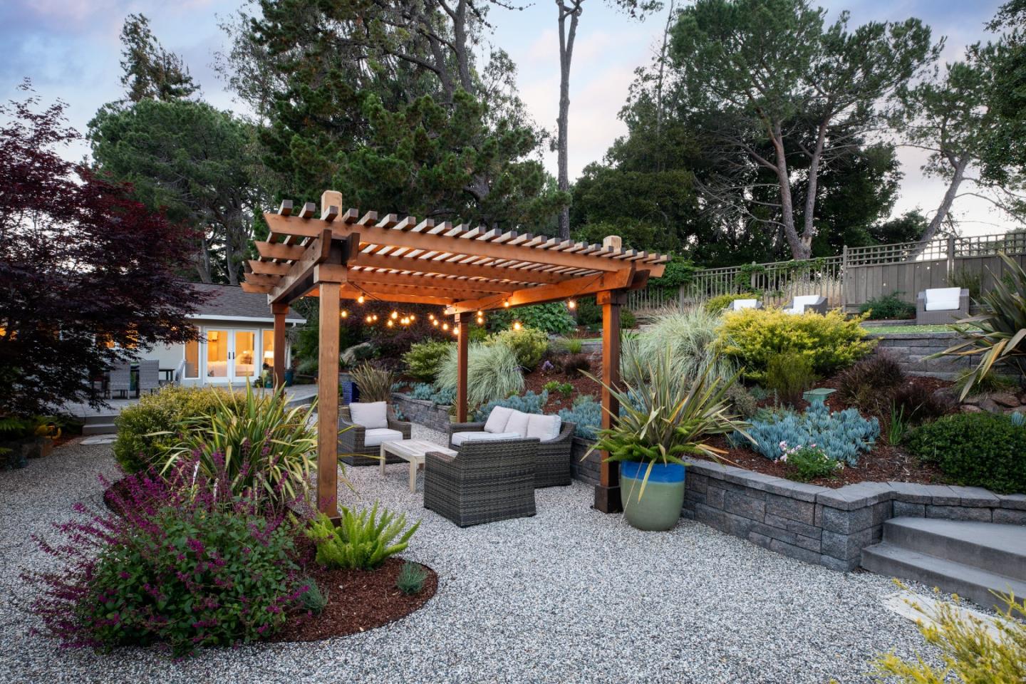 Detail Gallery Image 8 of 8 For 2230 Tioga Dr, Menlo Park,  CA 94025 - 4 Beds | 3 Baths