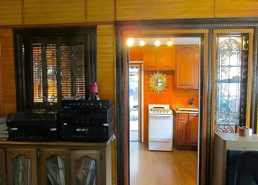 Detail Gallery Image 9 of 24 For 677 Elm St, San Jose,  CA 95126 - 2 Beds | 1 Baths