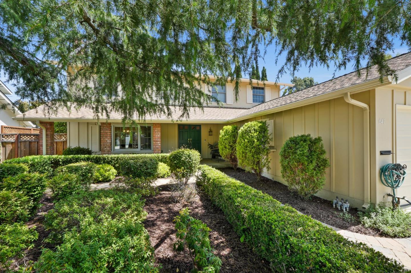 Detail Gallery Image 3 of 92 For 641 W Remington Dr, Sunnyvale,  CA 94087 - 6 Beds | 3 Baths
