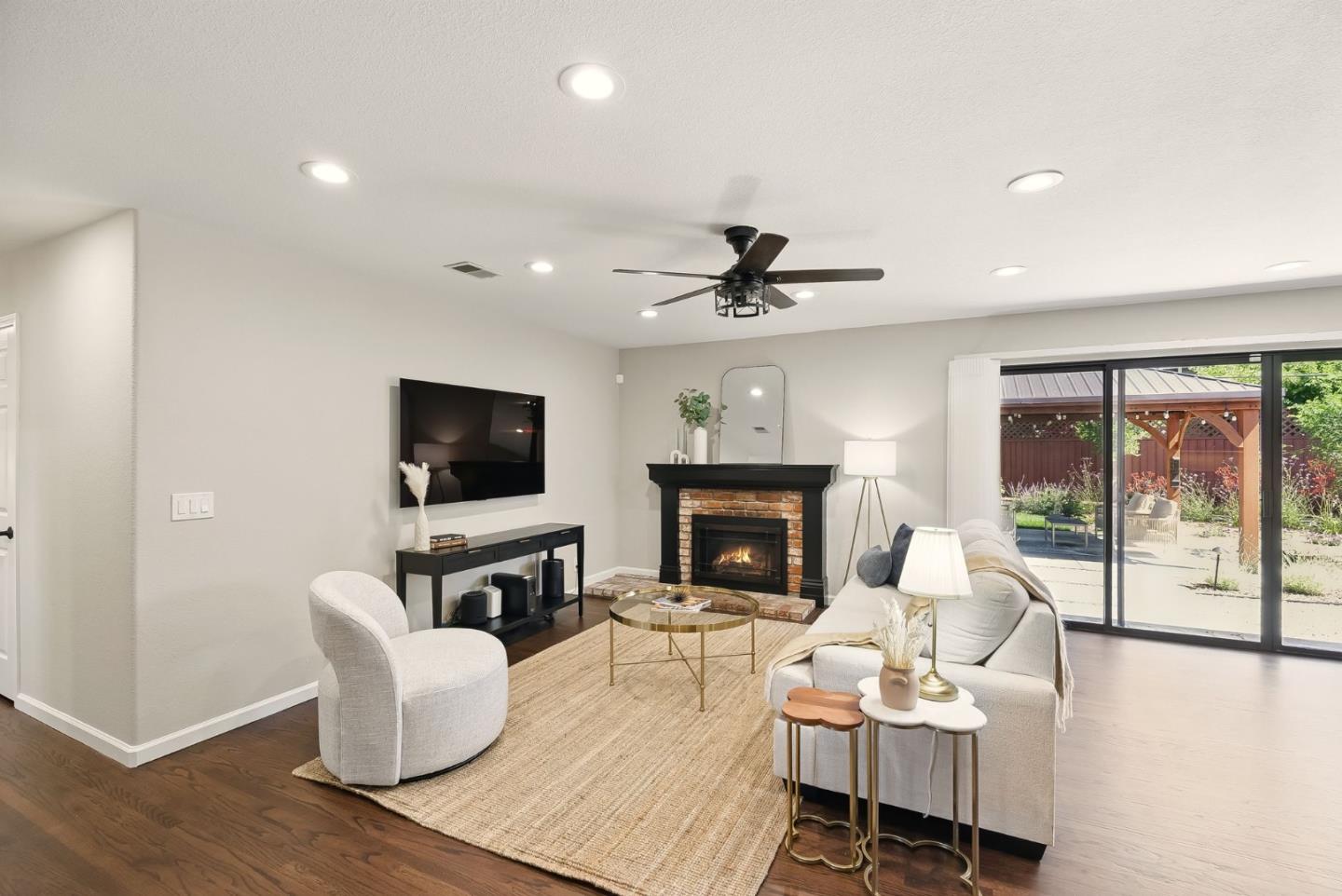 Detail Gallery Image 12 of 54 For 3904 Timberline Dr, San Jose,  CA 95121 - 4 Beds | 2 Baths