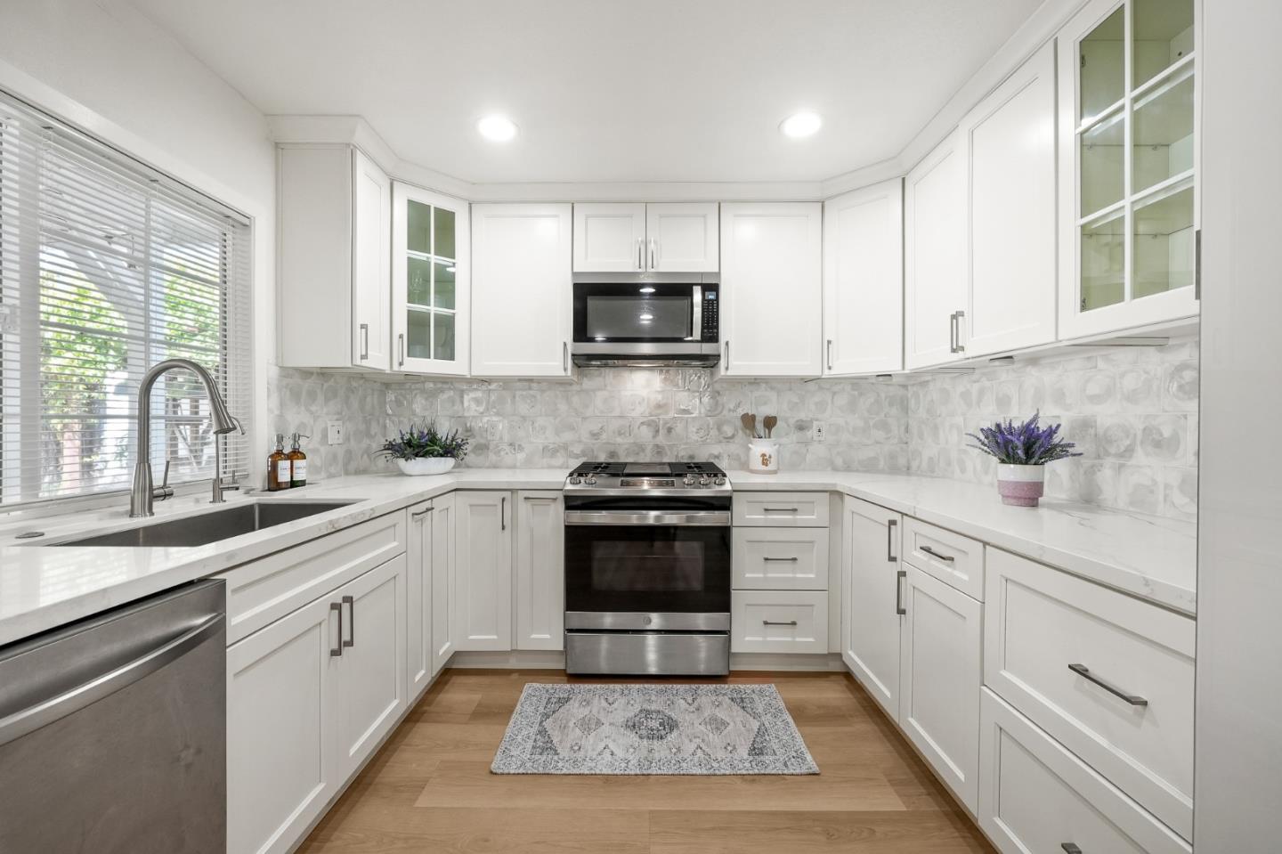 Detail Gallery Image 11 of 35 For 5416 Demerest Ln, San Jose,  CA 95138 - 3 Beds | 2 Baths