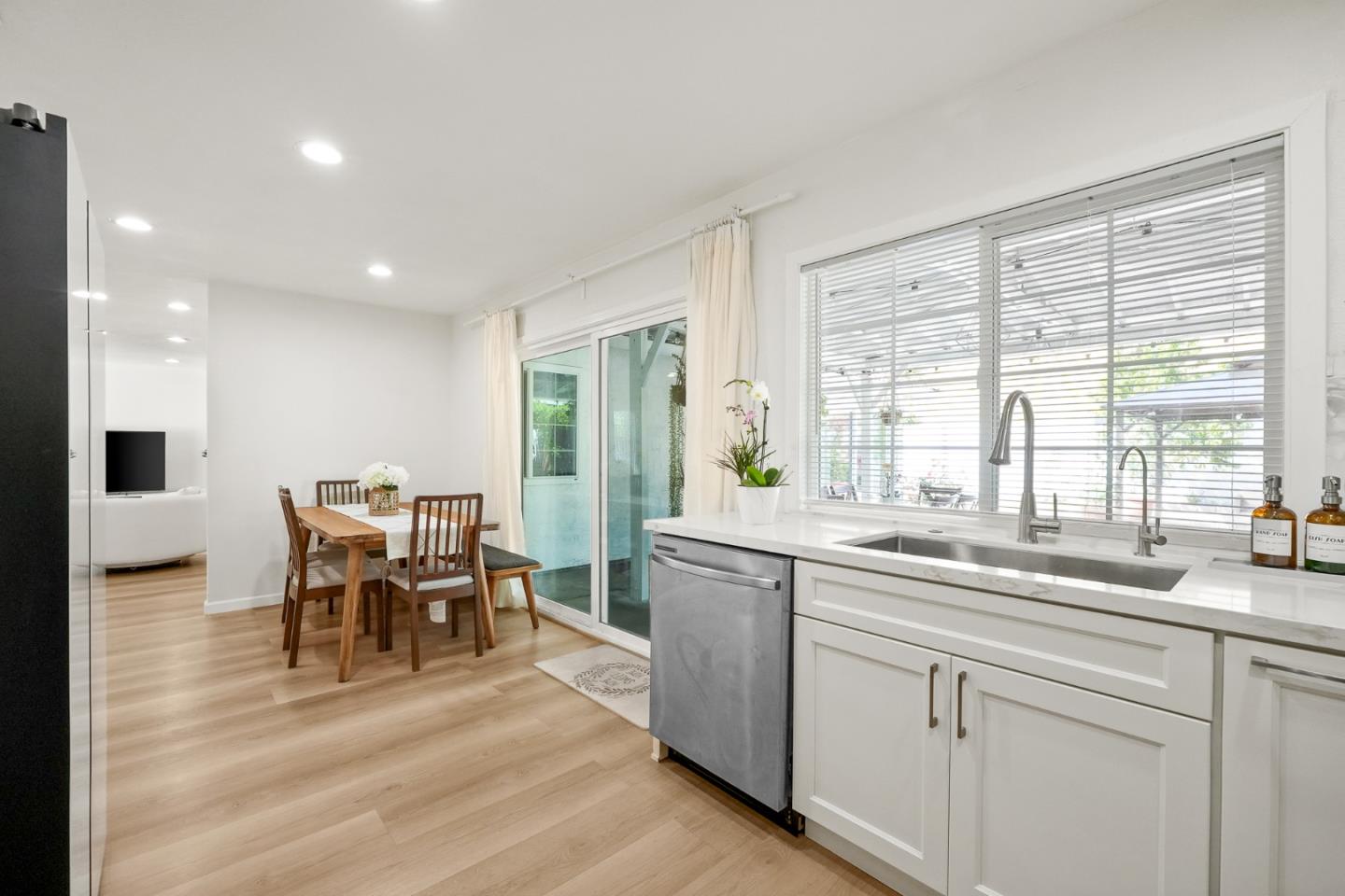 Detail Gallery Image 12 of 35 For 5416 Demerest Ln, San Jose,  CA 95138 - 3 Beds | 2 Baths