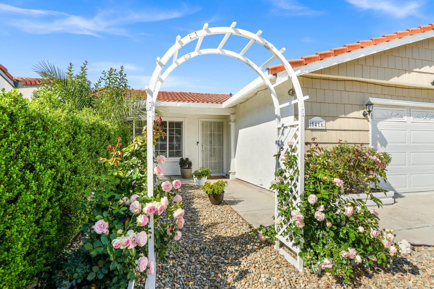 Detail Gallery Image 2 of 35 For 5416 Demerest Ln, San Jose,  CA 95138 - 3 Beds | 2 Baths
