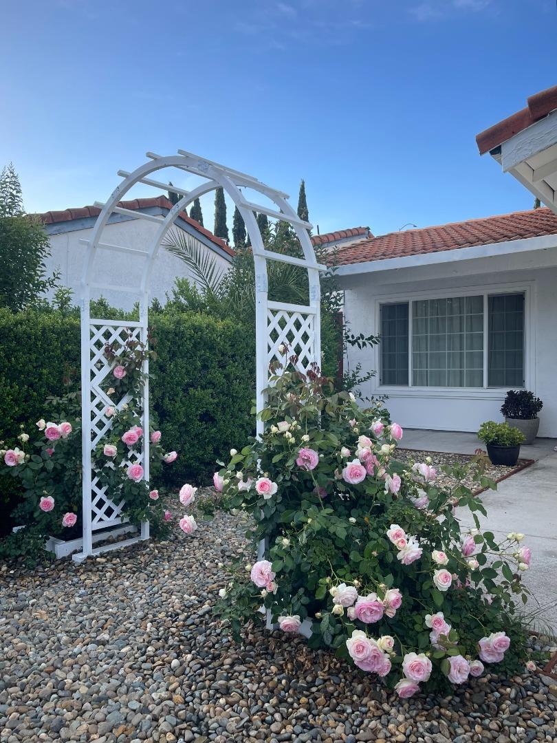 Detail Gallery Image 3 of 35 For 5416 Demerest Ln, San Jose,  CA 95138 - 3 Beds | 2 Baths