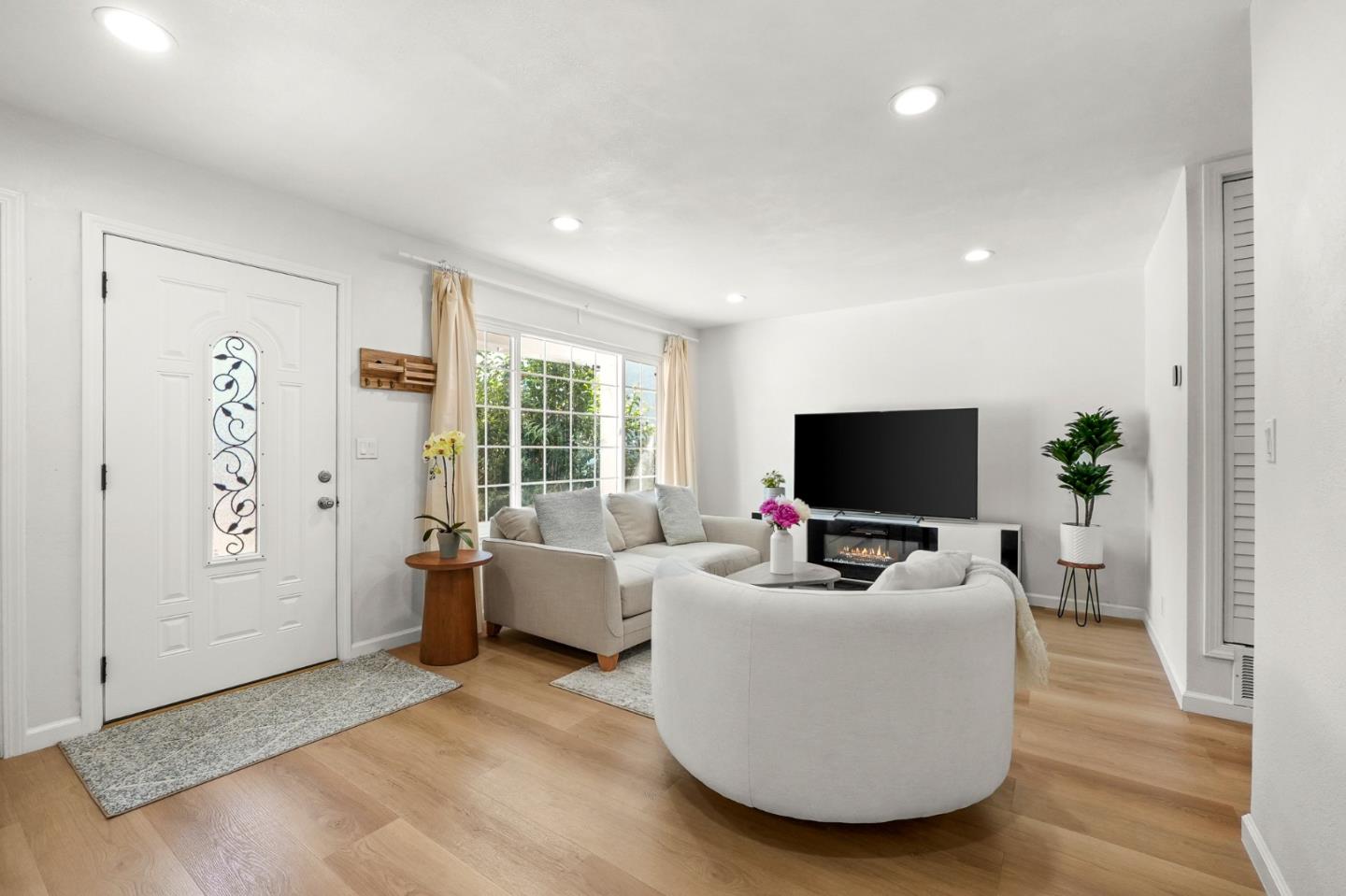 Detail Gallery Image 5 of 35 For 5416 Demerest Ln, San Jose,  CA 95138 - 3 Beds | 2 Baths