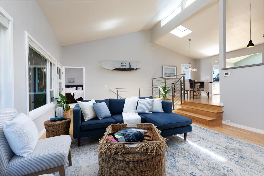 Detail Gallery Image 12 of 67 For 143 Moran Way, Santa Cruz,  CA 95062 - 3 Beds | 2 Baths