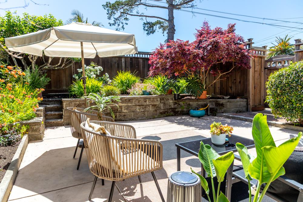 Detail Gallery Image 5 of 67 For 143 Moran Way, Santa Cruz,  CA 95062 - 3 Beds | 2 Baths