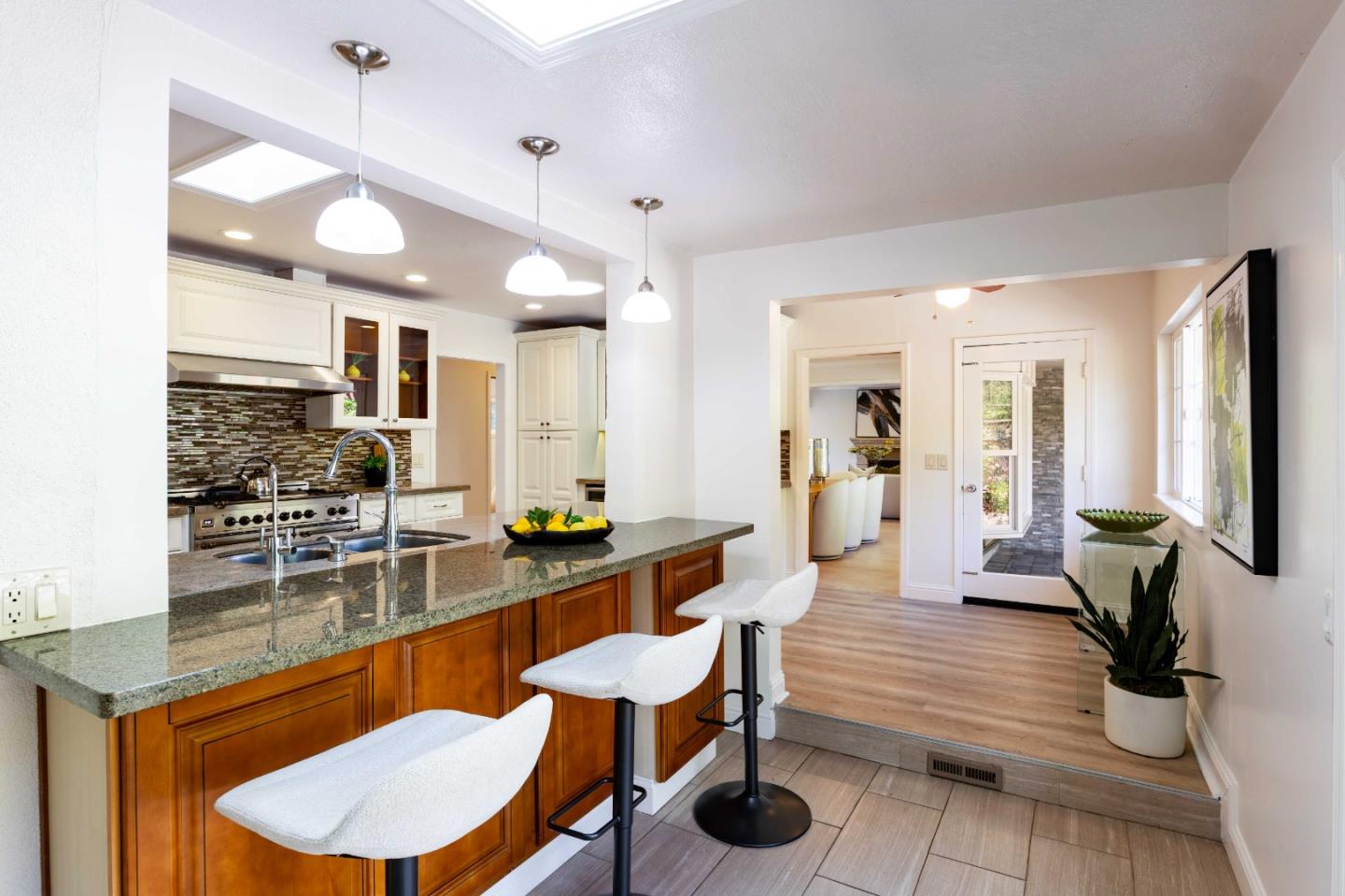 Detail Gallery Image 10 of 29 For 86 Rittenhouse Ave, Atherton,  CA 94027 - 5 Beds | 3 Baths