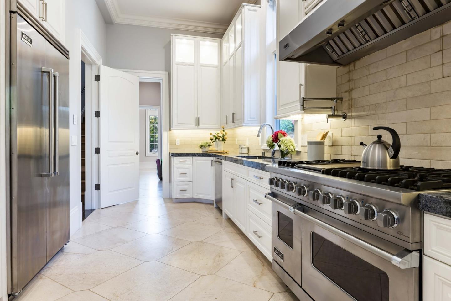 Detail Gallery Image 25 of 62 For 176 Encinal Ave, Atherton,  CA 94027 - 8 Beds | 10/1 Baths