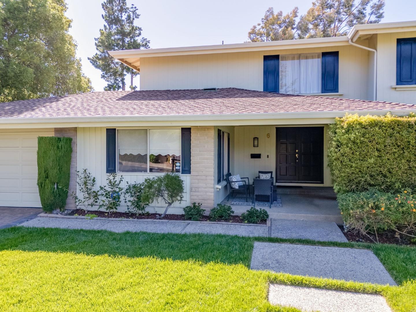 Detail Gallery Image 10 of 27 For 6 Waterloo Ct, Belmont,  CA 94002 - 5 Beds | 3 Baths
