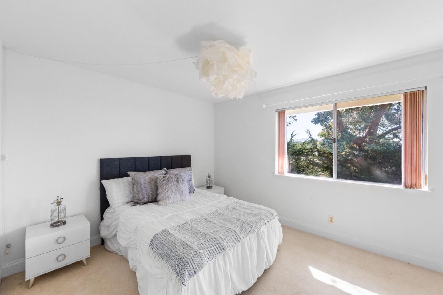 Detail Gallery Image 21 of 27 For 6 Waterloo Ct, Belmont,  CA 94002 - 5 Beds | 3 Baths