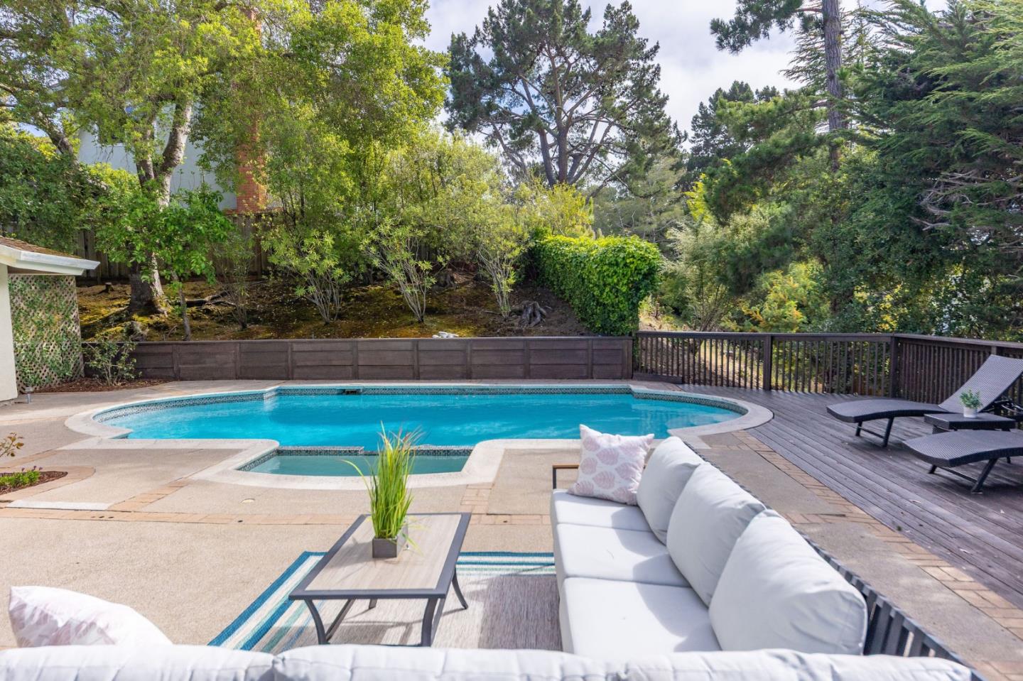 Detail Gallery Image 75 of 92 For 6 Waterloo Ct, Belmont,  CA 94002 - 5 Beds | 3 Baths