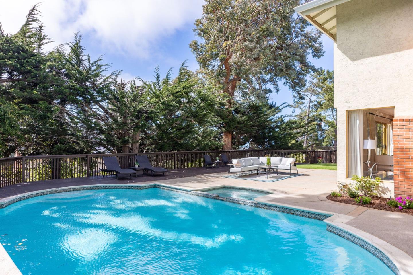 Detail Gallery Image 85 of 92 For 6 Waterloo Ct, Belmont,  CA 94002 - 5 Beds | 3 Baths