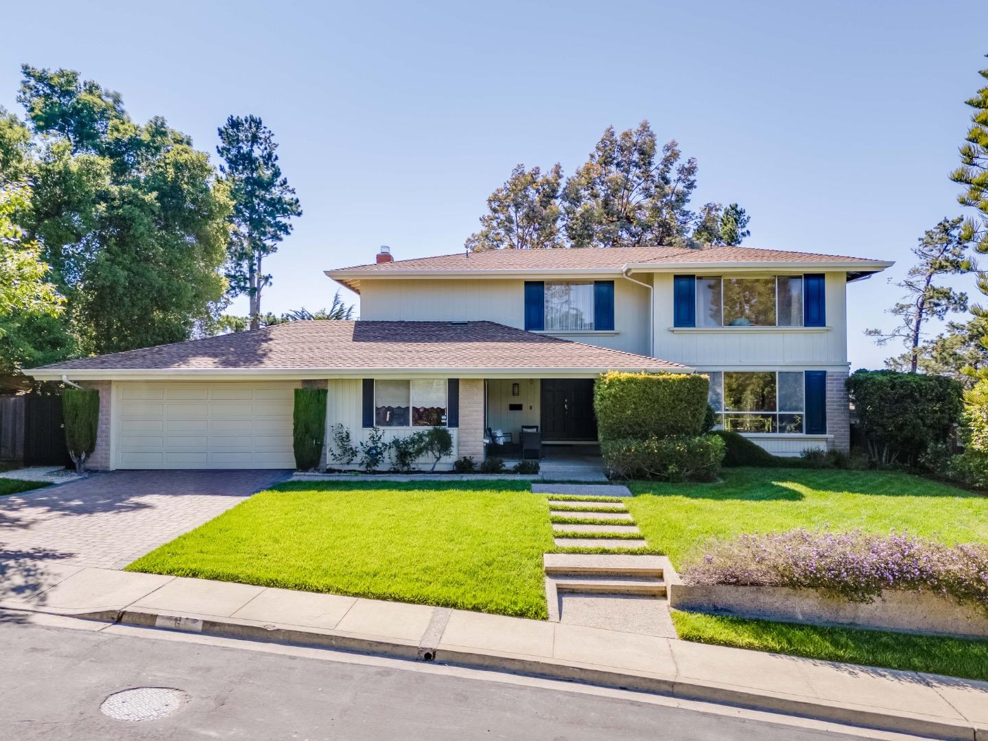 Detail Gallery Image 9 of 27 For 6 Waterloo Ct, Belmont,  CA 94002 - 5 Beds | 3 Baths