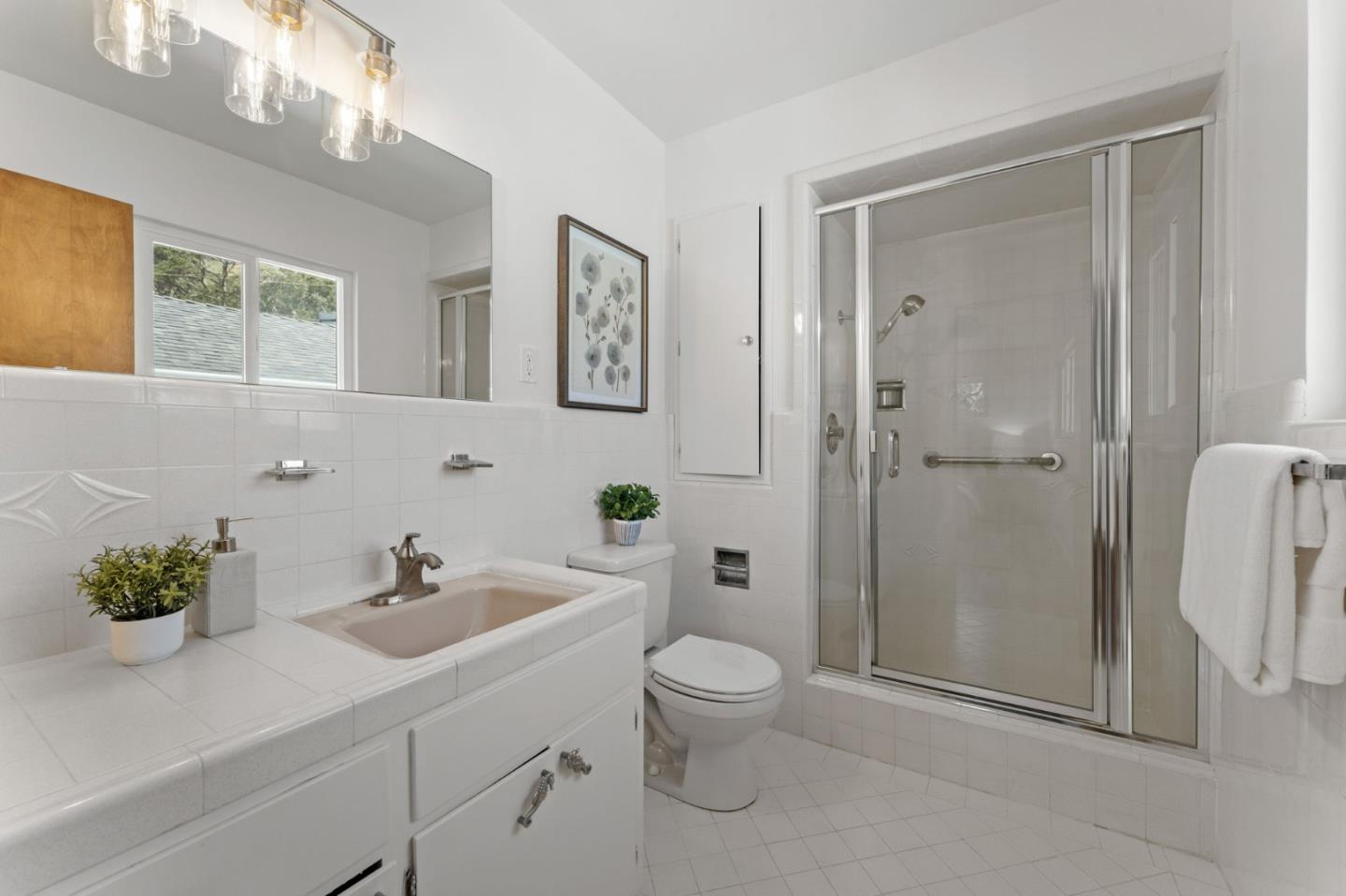 Detail Gallery Image 16 of 26 For 478 Paloma Ave, Pacifica,  CA 94044 - 3 Beds | 2/1 Baths
