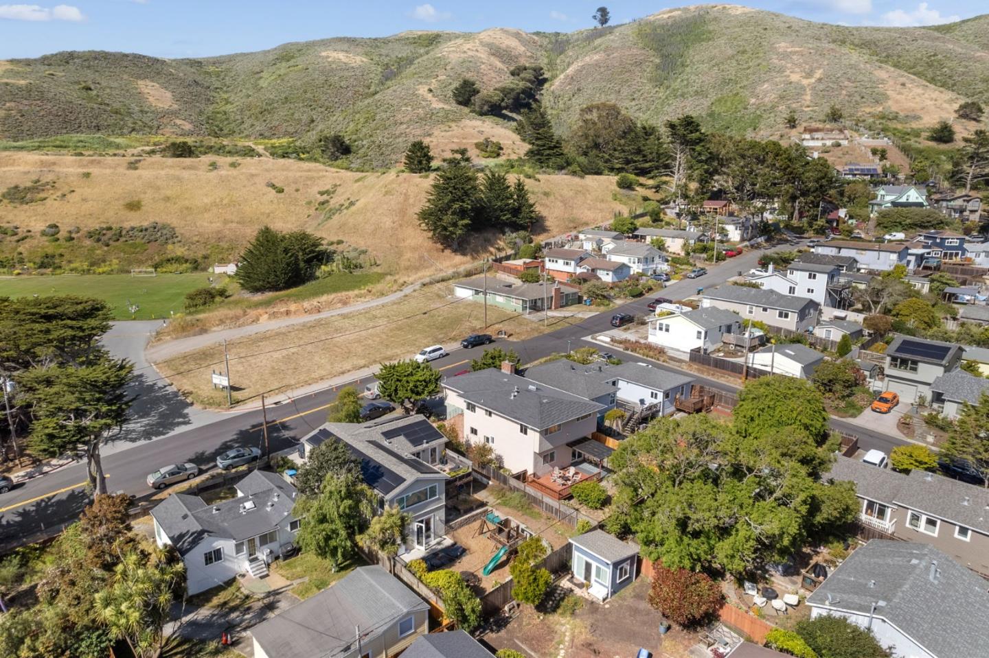 Detail Gallery Image 22 of 26 For 478 Paloma Ave, Pacifica,  CA 94044 - 3 Beds | 2/1 Baths
