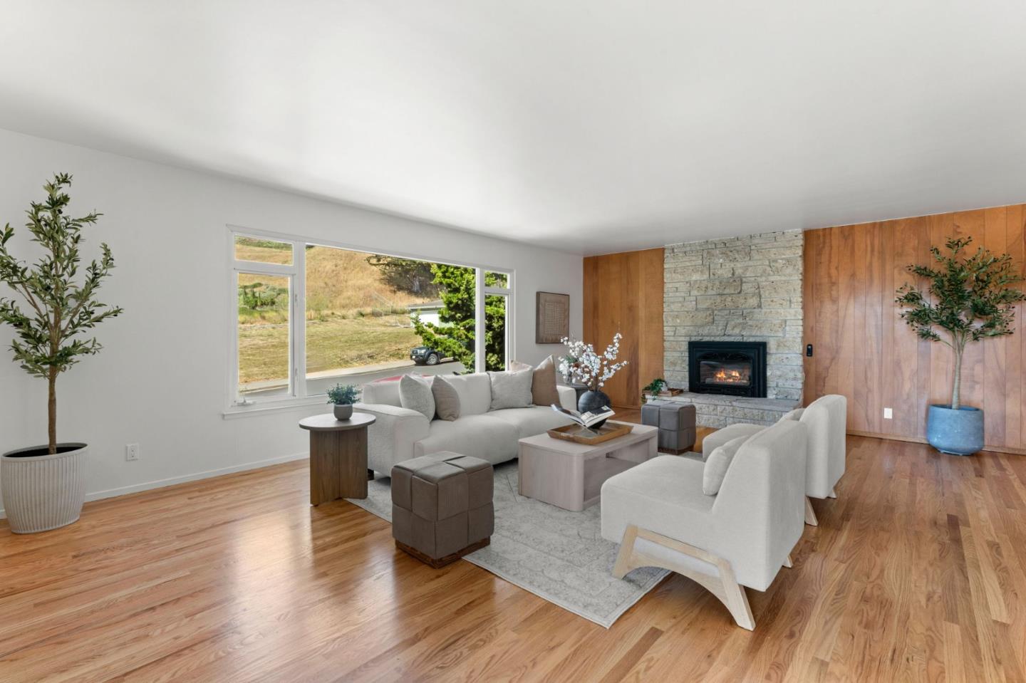 Detail Gallery Image 3 of 26 For 478 Paloma Ave, Pacifica,  CA 94044 - 3 Beds | 2/1 Baths