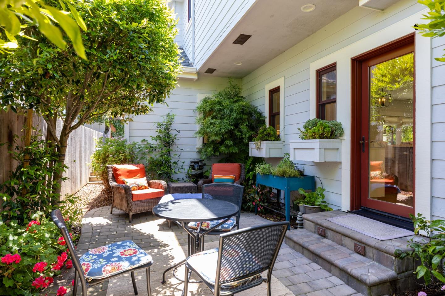 Detail Gallery Image 13 of 15 For 155 12th St, Pacific Grove,  CA 93950 - 3 Beds | 2 Baths